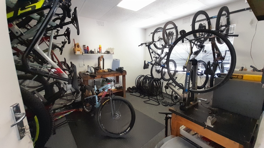 To Let Commercial Property for Rent in Tokai Western Cape